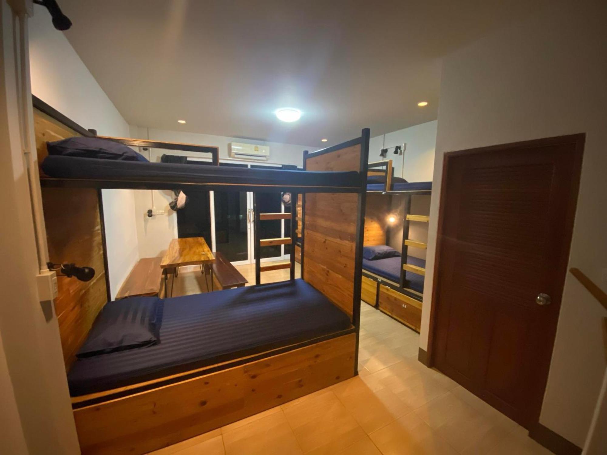 Eq Hostel Thong Sala Luaran gambar