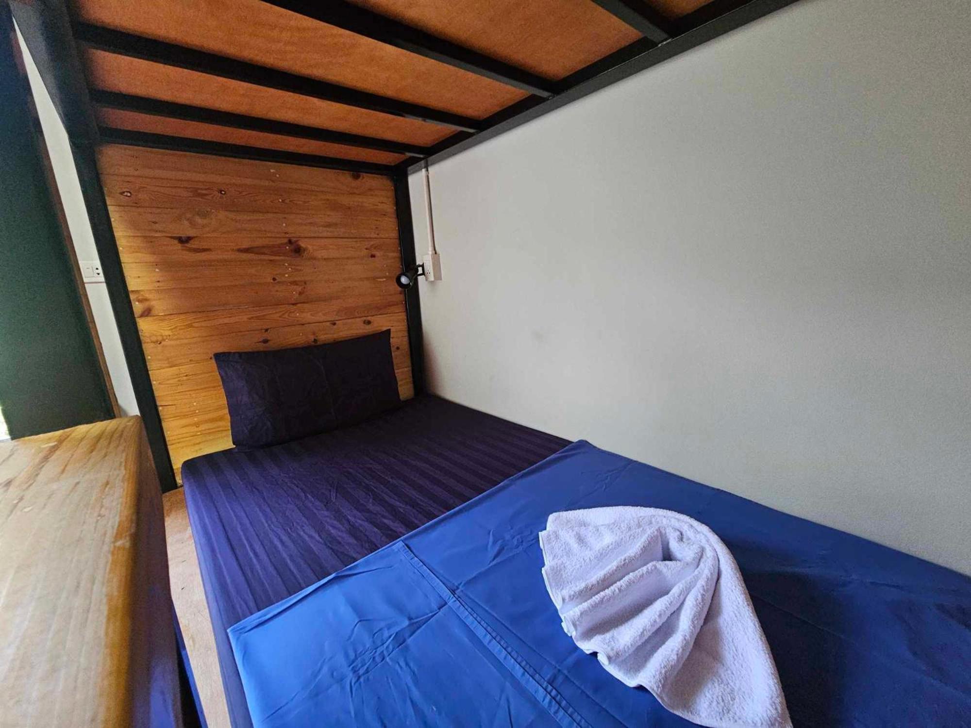 Eq Hostel Thong Sala Luaran gambar