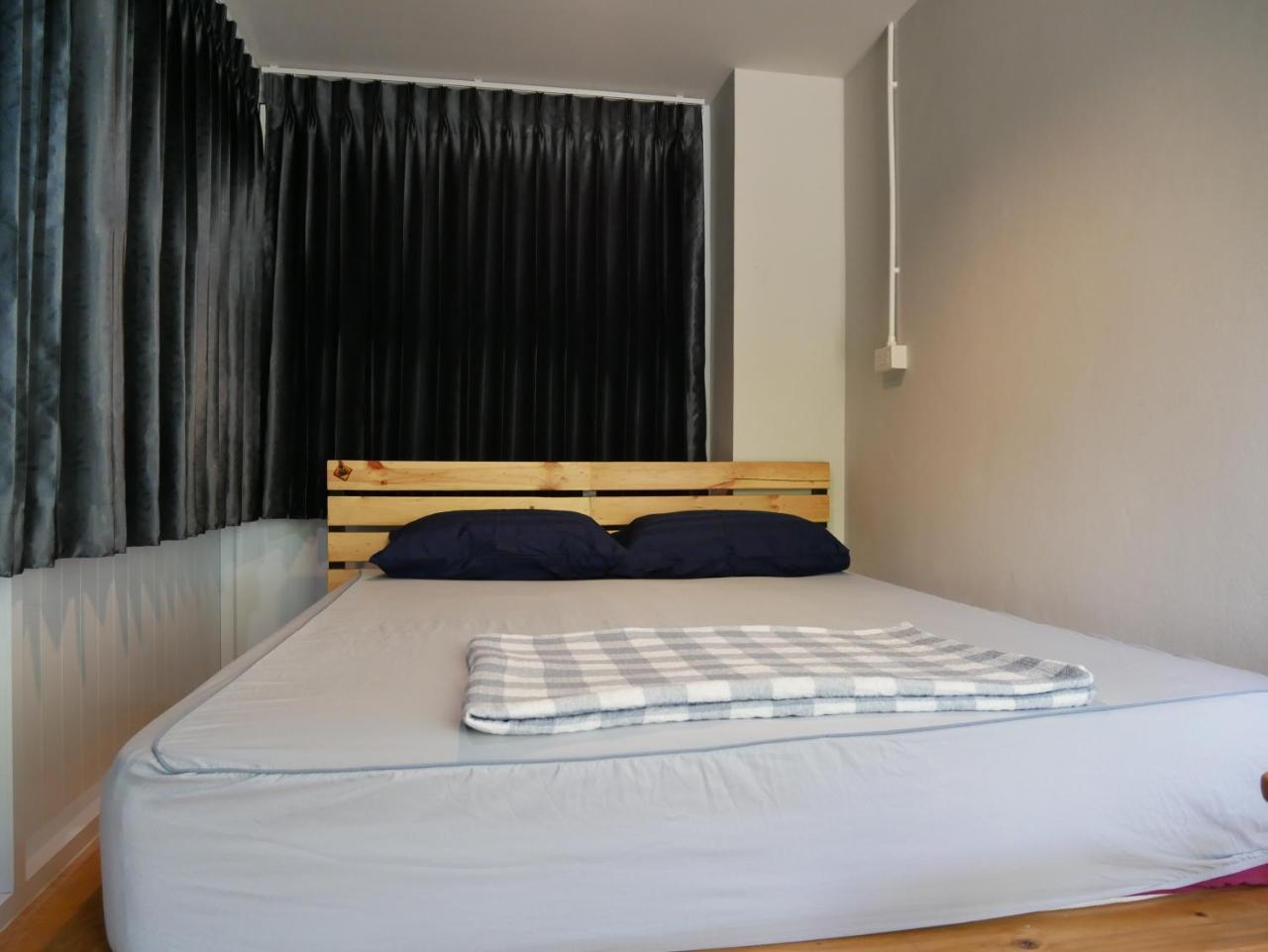 Eq Hostel Thong Sala Luaran gambar
