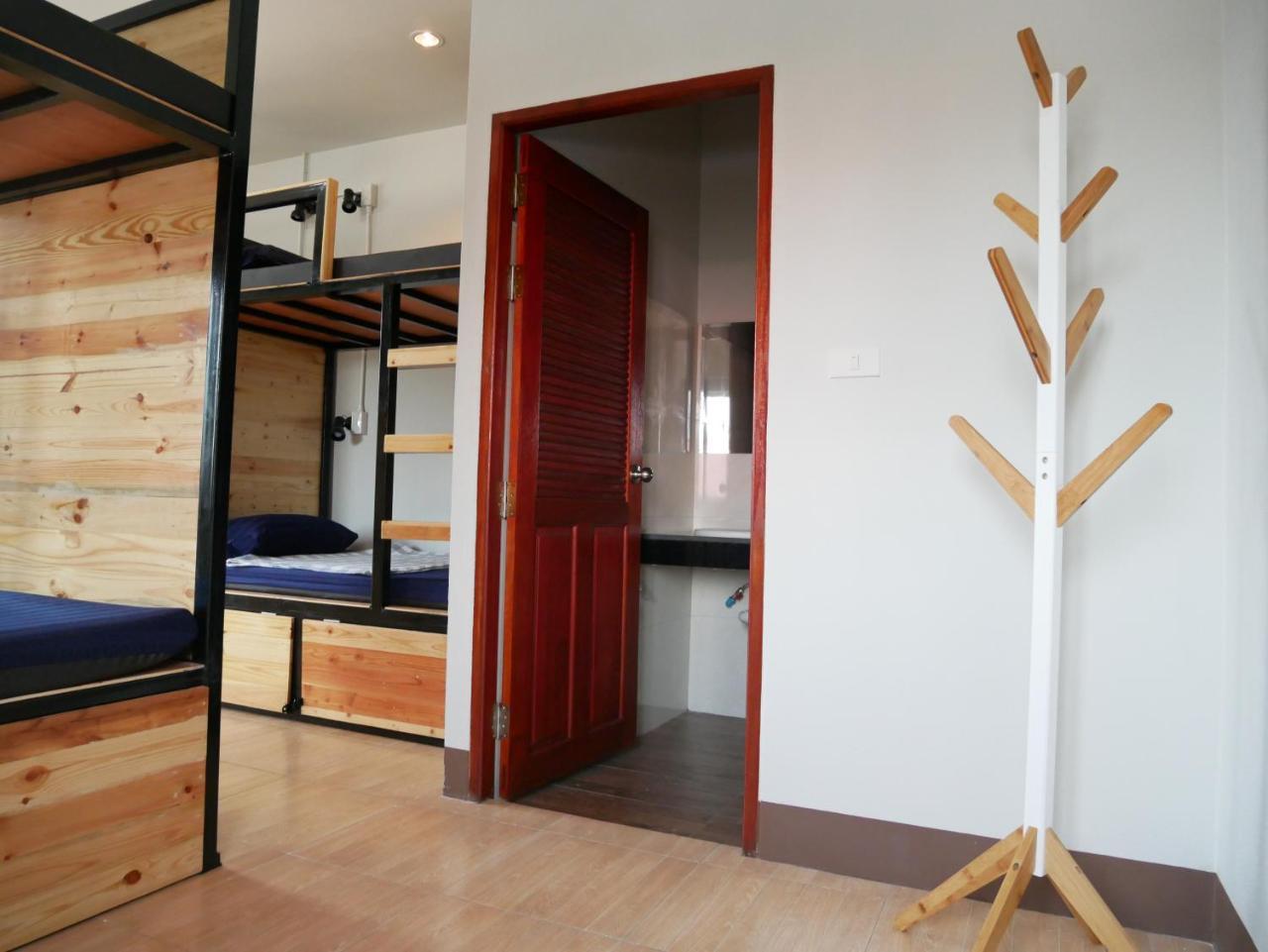 Eq Hostel Thong Sala Luaran gambar