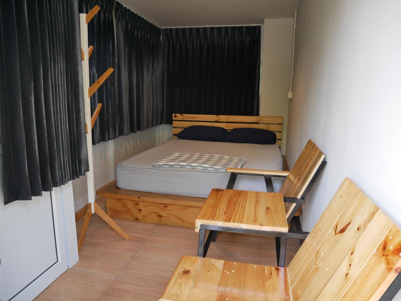 Eq Hostel Thong Sala Luaran gambar